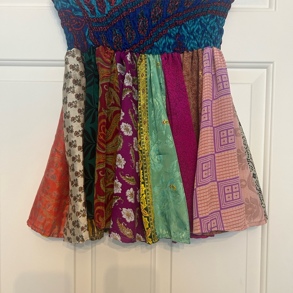 Multicolor Halter Top - Picture 3 of 5